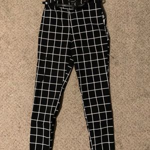 Forever 21 Black cropped pants